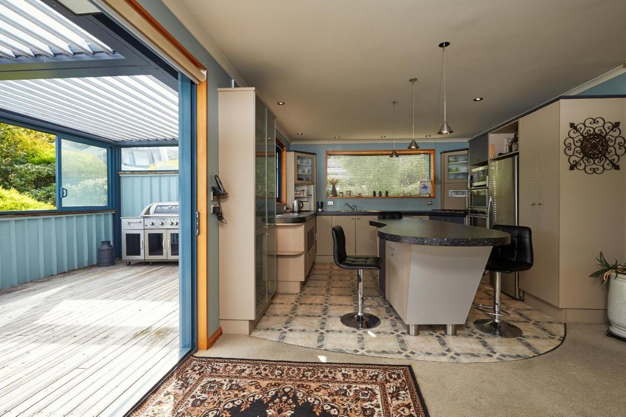 Akaroa Holiday Home Spacious And Quite With Stunning Harbour Views And Close To Town Luaran gambar
