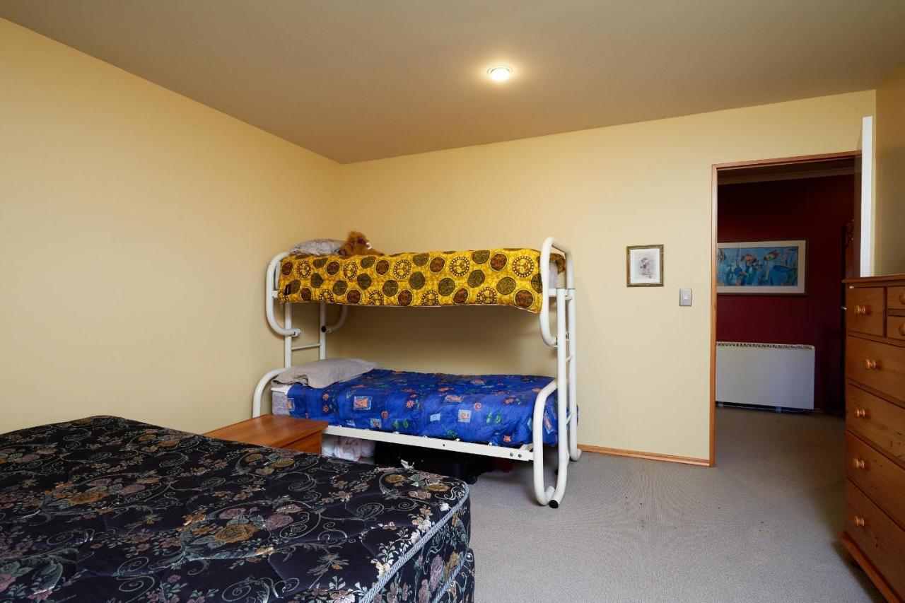 Akaroa Holiday Home Spacious And Quite With Stunning Harbour Views And Close To Town Luaran gambar